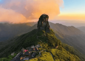 Mount Fanjing in southwest China inscribed in IUCN Green List