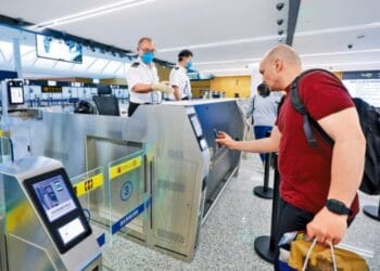 Multiple Entry Visa Allowed for Foreigners from Two SARs