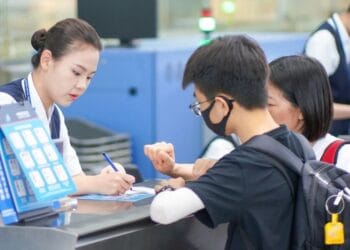 China to open 10, resume 3 international flights