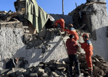 13 Foreign Tourists Safely Return After Xizang EarthQuake