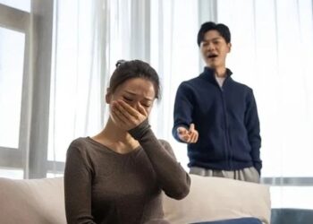 Chinese Woman Dumped After Her Phone Auto-Connects To Hotel WiFi