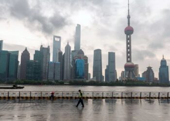 Shanghai and Eastern China Prepare for Severe Tropical Storm After Tsunami Alert Lifted
