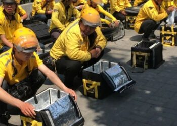 Chinese Delivery Rider Foils Potential Espionage Attempt, Highlights National Security Awareness