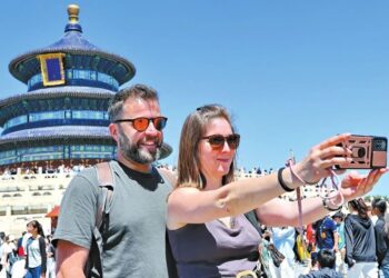 China Sets Up over 10,000 tax-refund shops for inbound tourists