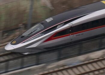 China’s CR450 Bullet Train Hits Record Speeds During Pre-Service Trials