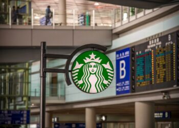 Starbucks Sells 60% Stake in CN Business Amid Fierce Competition