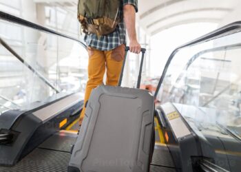 Beijing Court Rejects Passenger’s Attempt to Blame Airline for Self-Caused Escalator Fall Under Montreal Convention