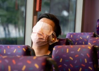 Foreign Tourists Forced Not to Sleep, Listen to Product Pitches