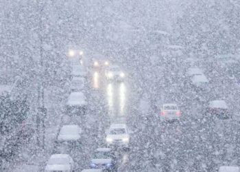 Cold Wave Sweeps Across China: Temperature Plunge, Snowstorms Trigger Class Suspensions and Transport Disruptions