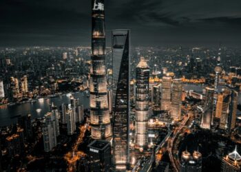 “A Cliff-Drop in Social Status”: What It Really Feels Like After Leaving China