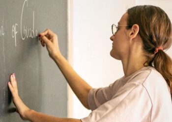 AI Translation and the Transformation of Foreign Language Majors